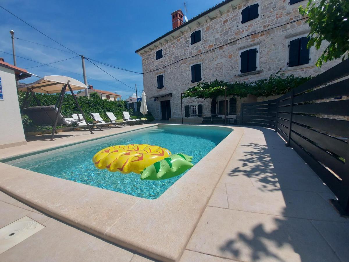 Villa Zita โปเรช ภายนอก รูปภาพ