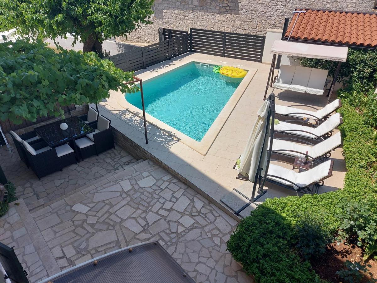 Villa Zita โปเรช ภายนอก รูปภาพ
