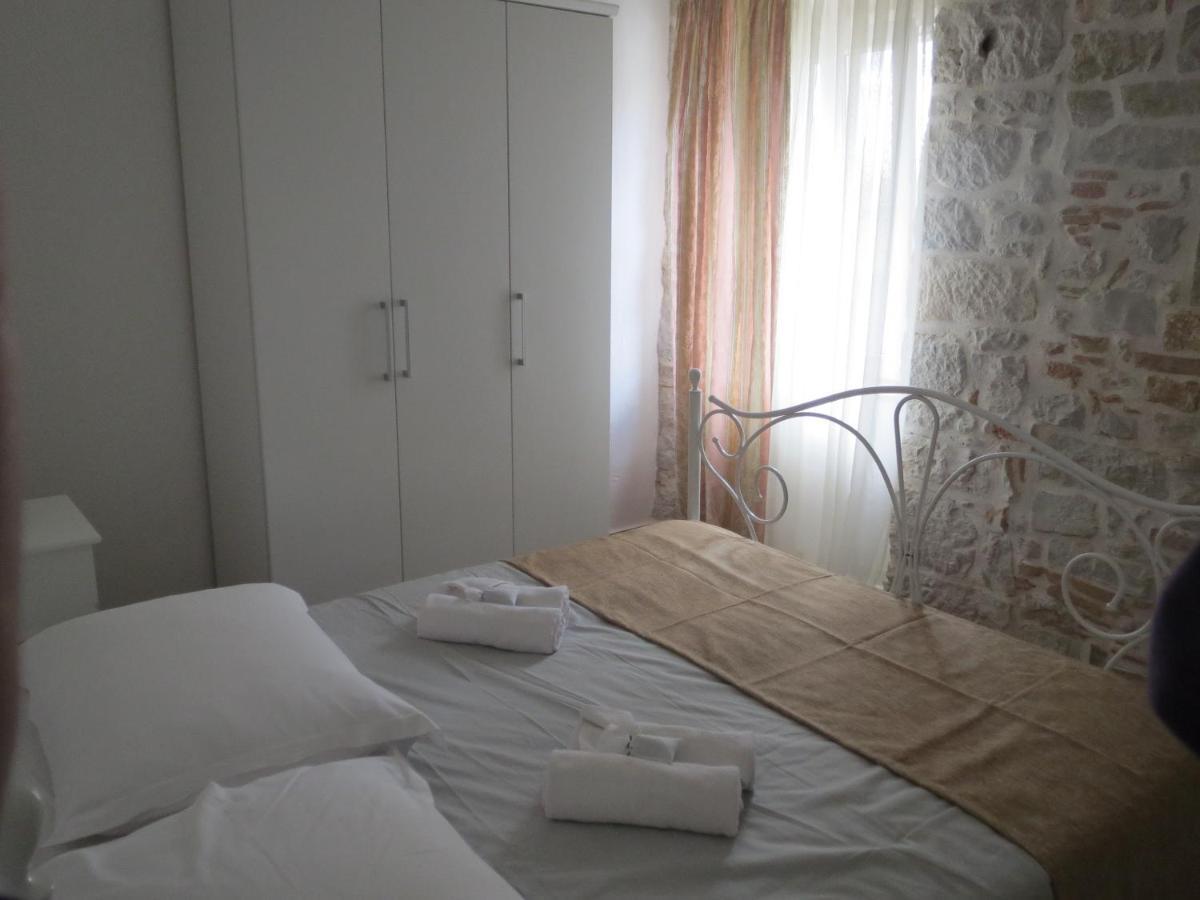 Villa Zita โปเรช ภายนอก รูปภาพ